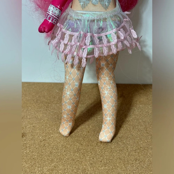 5/$25
Na Na Na Surprise Teens Series 1 COCO VON SPARKLE Flamingo Doll 11" - Picture 5 of 13